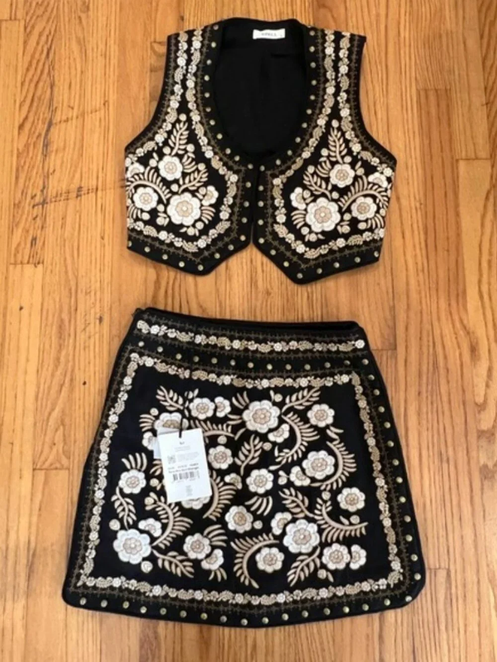 Spell Remi Set (Skirt and Top) - Picture 3 of 8